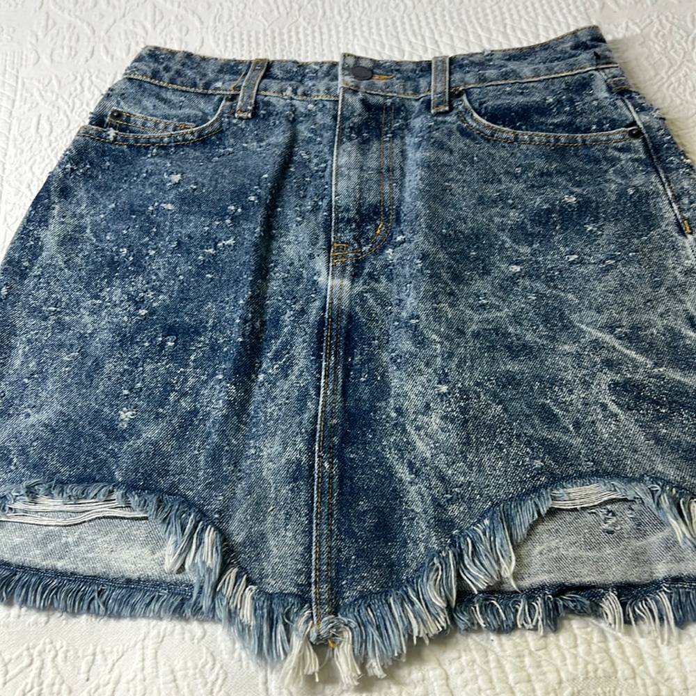 ⭐️[LF] Carmar Darwin Distressed Denim Skirt NWT size 28